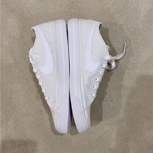 women’s nike court legacy cnvs